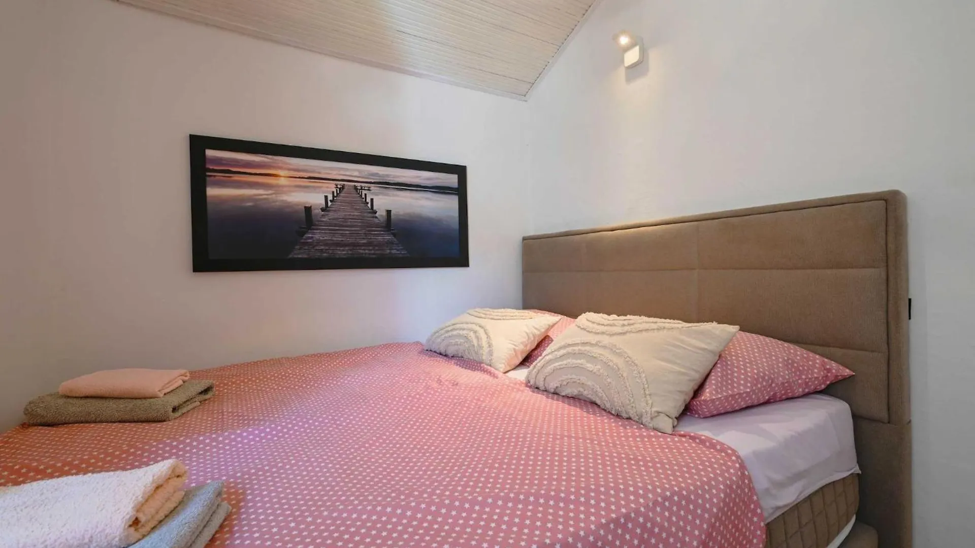 Snug And Stylish Downtown Rovinj Apartment