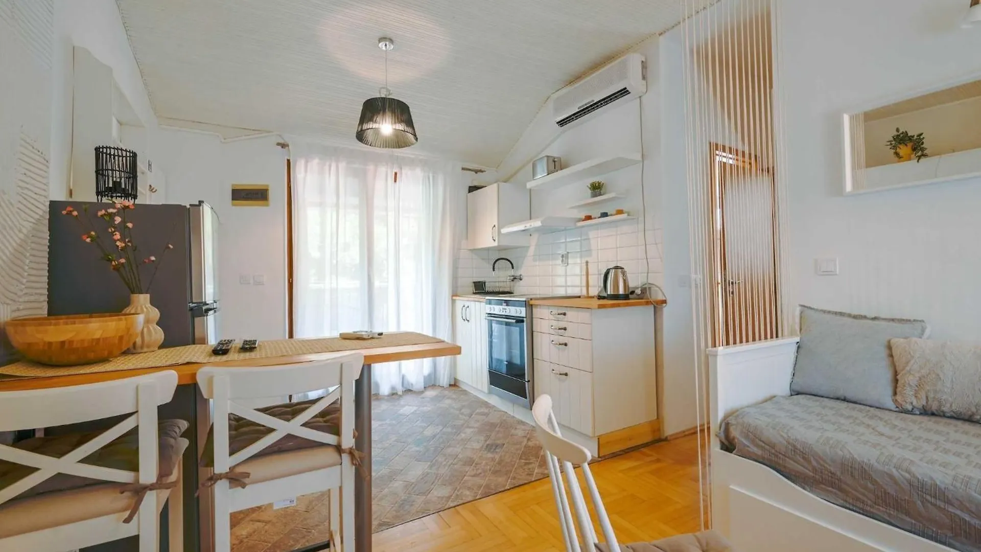 Snug And Stylish Downtown Rovinj Apartment