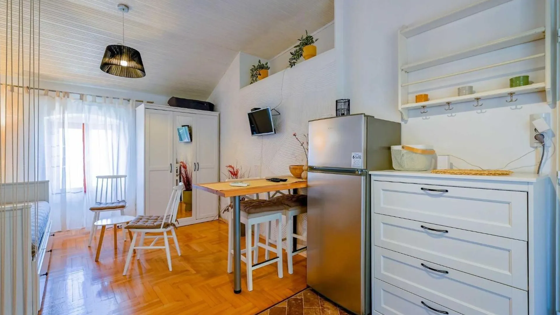 Snug And Stylish Downtown Rovinj Apartment