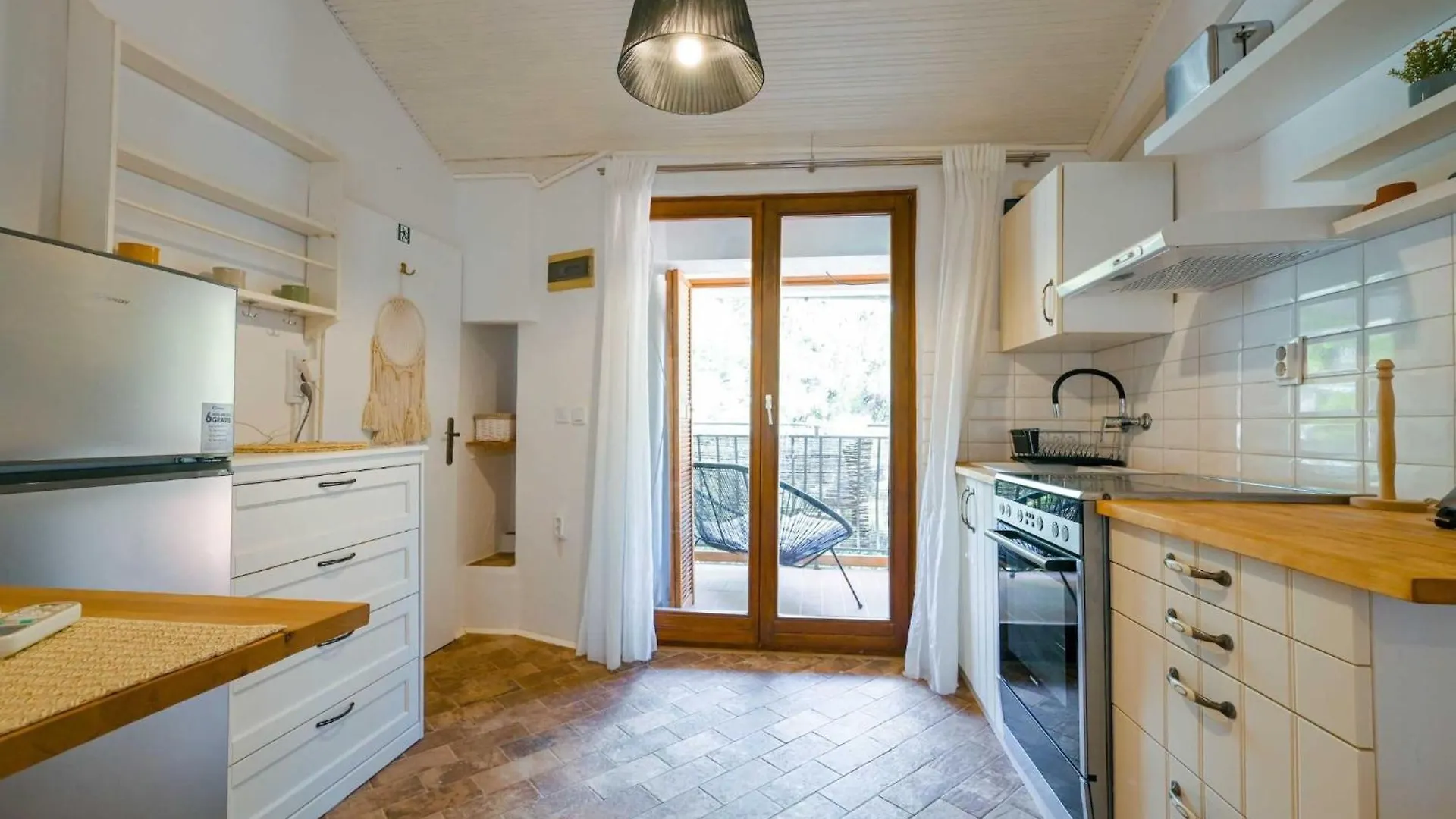 Snug And Stylish Downtown Rovinj Apartment